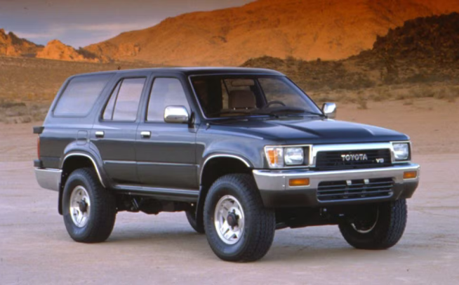 4 RUNNER logo
