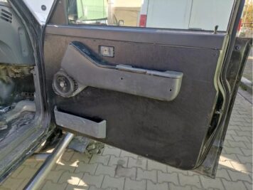 Ramingo 4x4 - L'eCommerce del 4x4 > Pannelli Porte Anteriori ABS Nissan GR Y60 – Vetri Elettrici