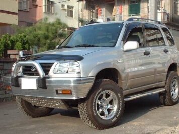 Ramingo 4x4 - L'eCommerce del 4x4 > Deflettore Cofano Suzuki Grand Vitara 1