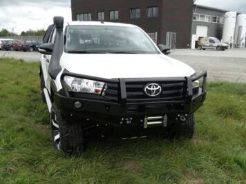 Ramingo 4x4 - L'eCommerce del 4x4 > Paraurti Anteriore con Supporto Verricello e Bullbar Toyota Hilux Revo 2016-2019