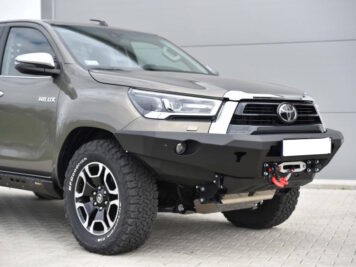 Ramingo 4x4 - L'eCommerce del 4x4 > Paraurti Anteriore Con Supporto Verricello Toyota Hilux Revo 2020-2023