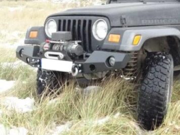 Ramingo 4x4 - L'eCommerce del 4x4 > Paraurti Anteriore Con Supporto Verricello Jeep Wrangler TJ
