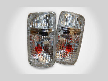 Ramingo 4x4 - L'eCommerce del 4x4 > Fanalini Anteriori Nissan Patrol GR Y60 Freccia/Posizione – Crystal