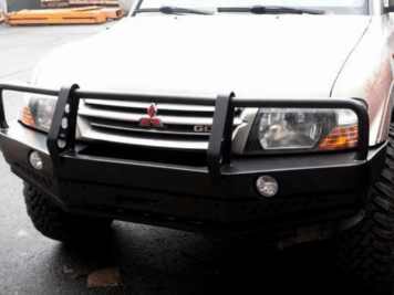 Ramingo 4x4 - L'eCommerce del 4x4 > Paraurti Anteriore Con Supporto Verricello e Bullbar Mitsubishi Pajero V60