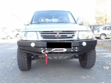 Ramingo 4x4 - L'eCommerce del 4x4 > Paraurti Anteriore Con Supporto Verricello Mitsubishi Pajero V60