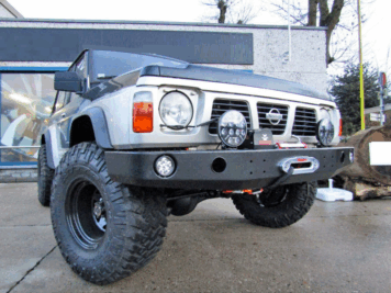Ramingo 4x4 - L'eCommerce del 4x4 > Paraurti Anteriore Con Supporto Verricello Nissan Patrol GR Y60