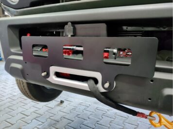 Ramingo 4x4 - L'eCommerce del 4x4 > Supporto Targa Anteriore – Per Bocca Verricello